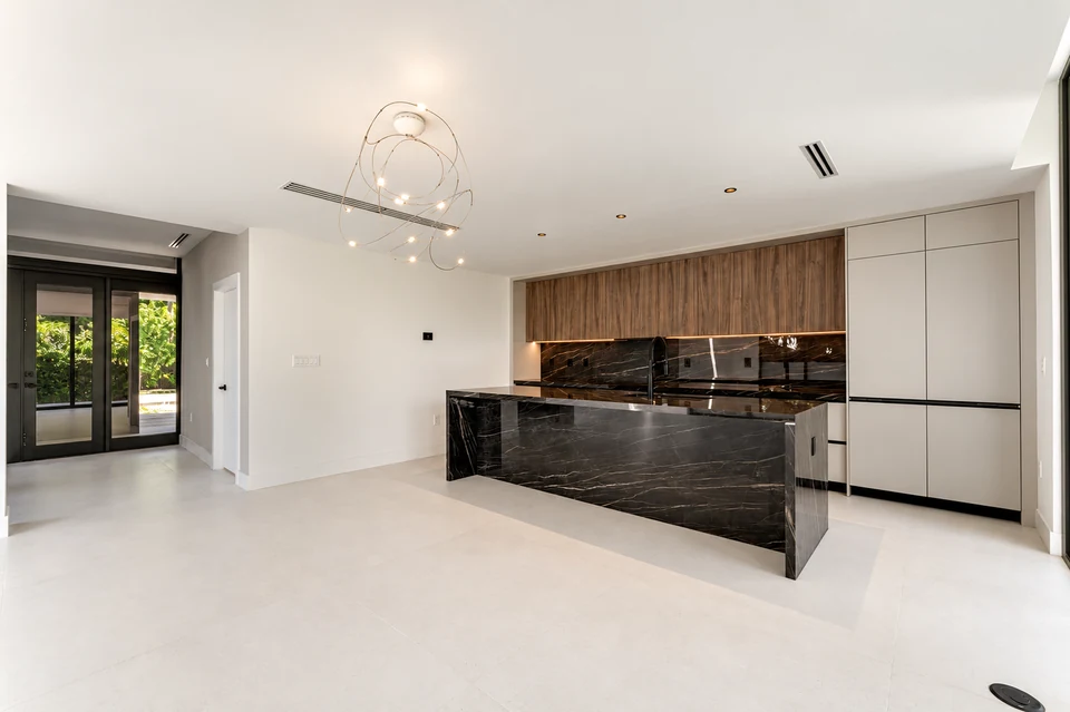 Cocina · Isla y madera