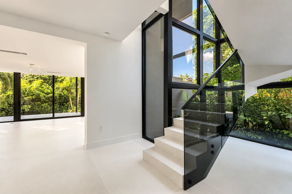 Escalera · Continuidad vertical