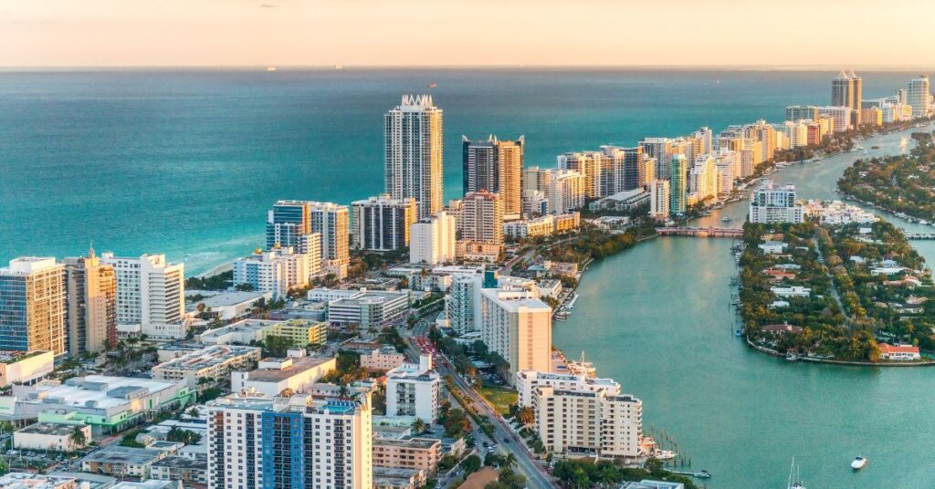 Learn the best strategies for investing in real estate in Miami, a thriving market full of opportunities. Get expert tips from an architect and real estate agent.